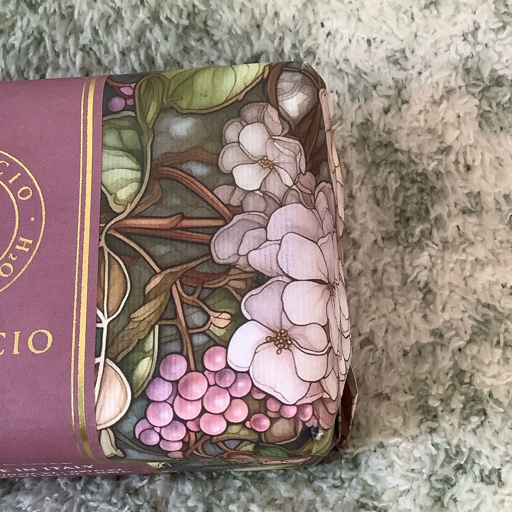 Hopificio Firenze Hydrangea Triple-Milled Soap Made in Italy NWT two bars 2x7oz - Picture 4 of 16